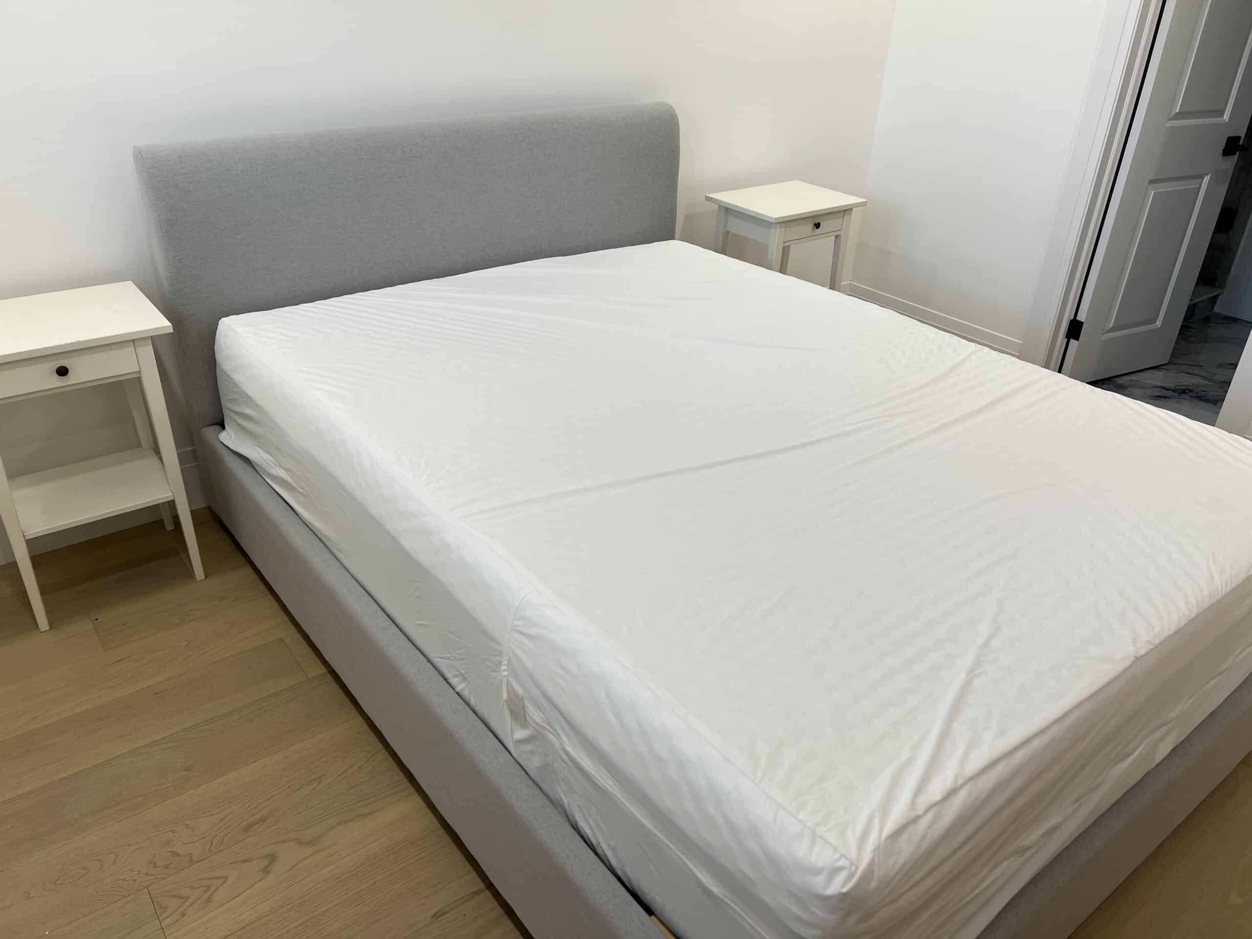 Testing the pressure relief of the Octave Mirage mattress
